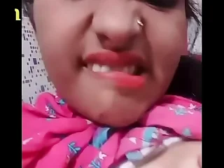 Desi Indian teen girl making her nude Video of her boyfriend